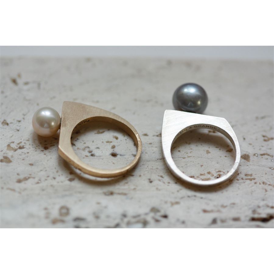Bronze 'Congiunzioni' pearl ring CONGIUNZIONI | AN1 CONPBRO PRL BIA M